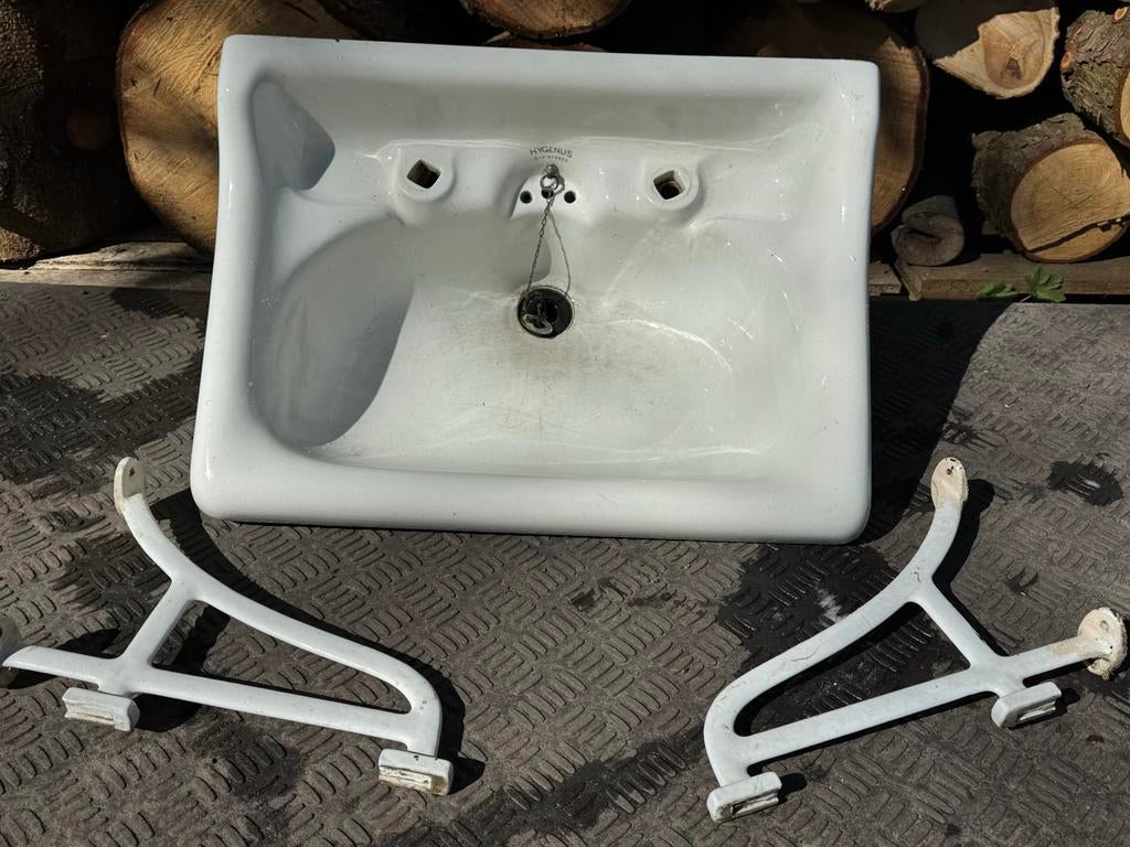 Antieke Hygenus wastafel met beugels, Ophalen