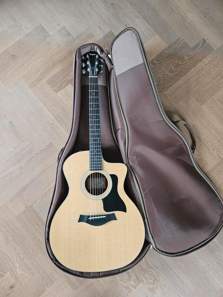 Taylor 114ce Western gitaar met element en gigbag, Muziek en Instrumenten, Snaarinstrumenten | Gitaren | Akoestisch, Zo goed als nieuw