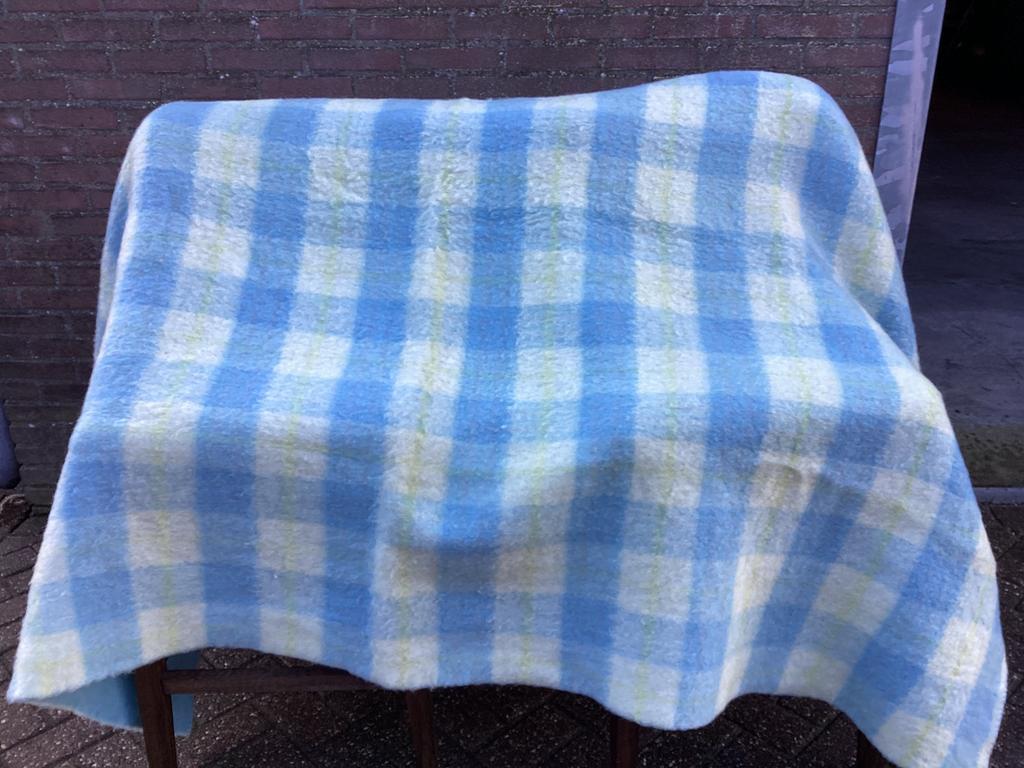 AABB deken wol 185 x 225 blauw geruit retro vintage, Ophalen of Verzenden, Zo goed als nieuw