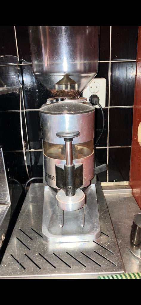 San Remo espressomachine 2 groeps horeca, Witgoed en Apparatuur, Stoompijpje, Gebruikt, Espresso apparaat, Koffiebonen