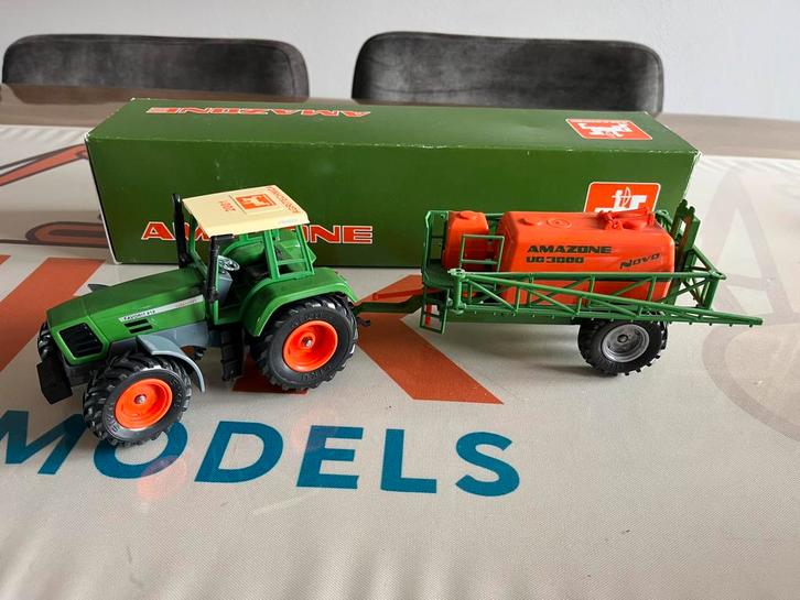 Fendt 818 trekker Amazone UG 3000 Novo Agritechnica Siku, Hobby en Vrije tijd, Modelauto's | 1:32, Nieuw, Tractor of Landbouw