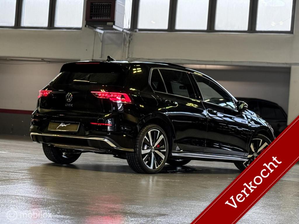 Volkswagen Golf 8.5 1.5 eHybrid GTE 272pk |Pano|HUD|ACC|IQ, Auto's, Zwart, 4 cilinders, Zwart, Skiluik