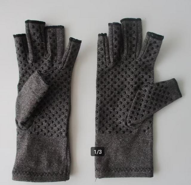 Dunne handschoenen met noppen, maat S, nieuw, Kleding | Dames, Mutsen, Sjaals en Handschoenen, Oosterveldweg 15, 7274 DZ, Verzenden
