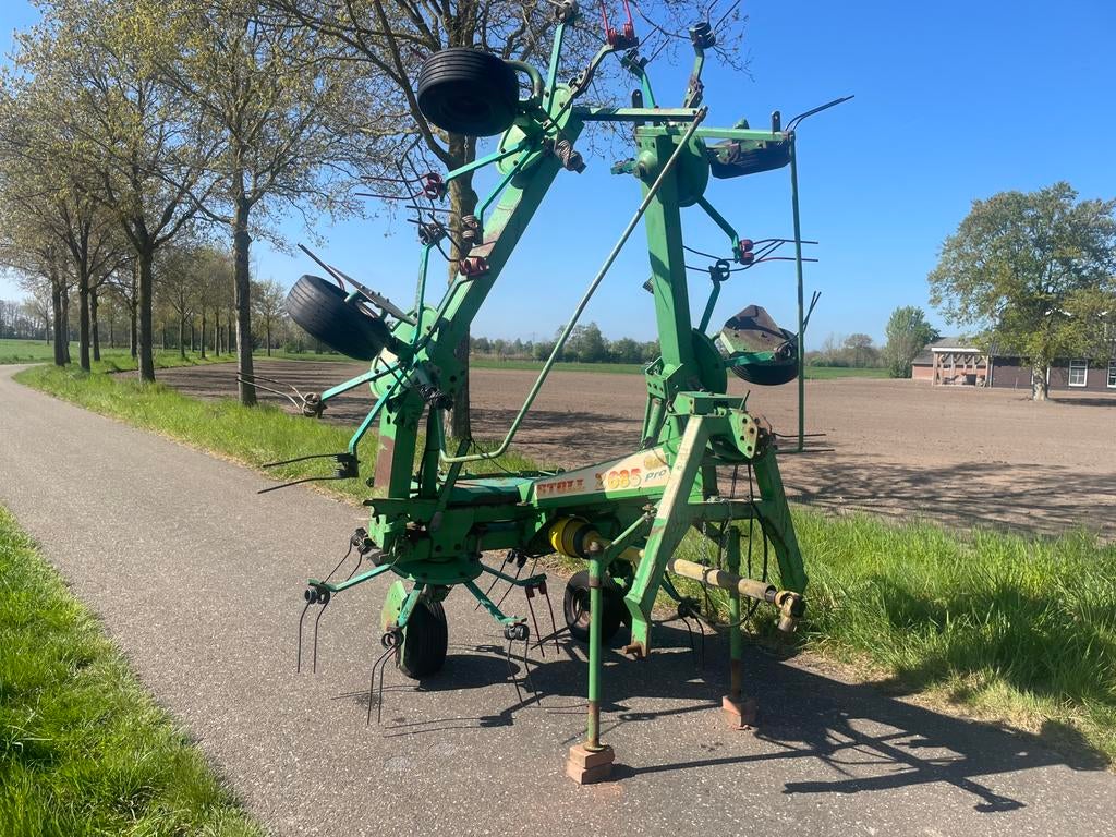 Te koop Stoll Z685 pro, Zakelijke goederen, Agrarisch | Werktuigen, Ophalen of Verzenden, Veehouderij, Weidebouw