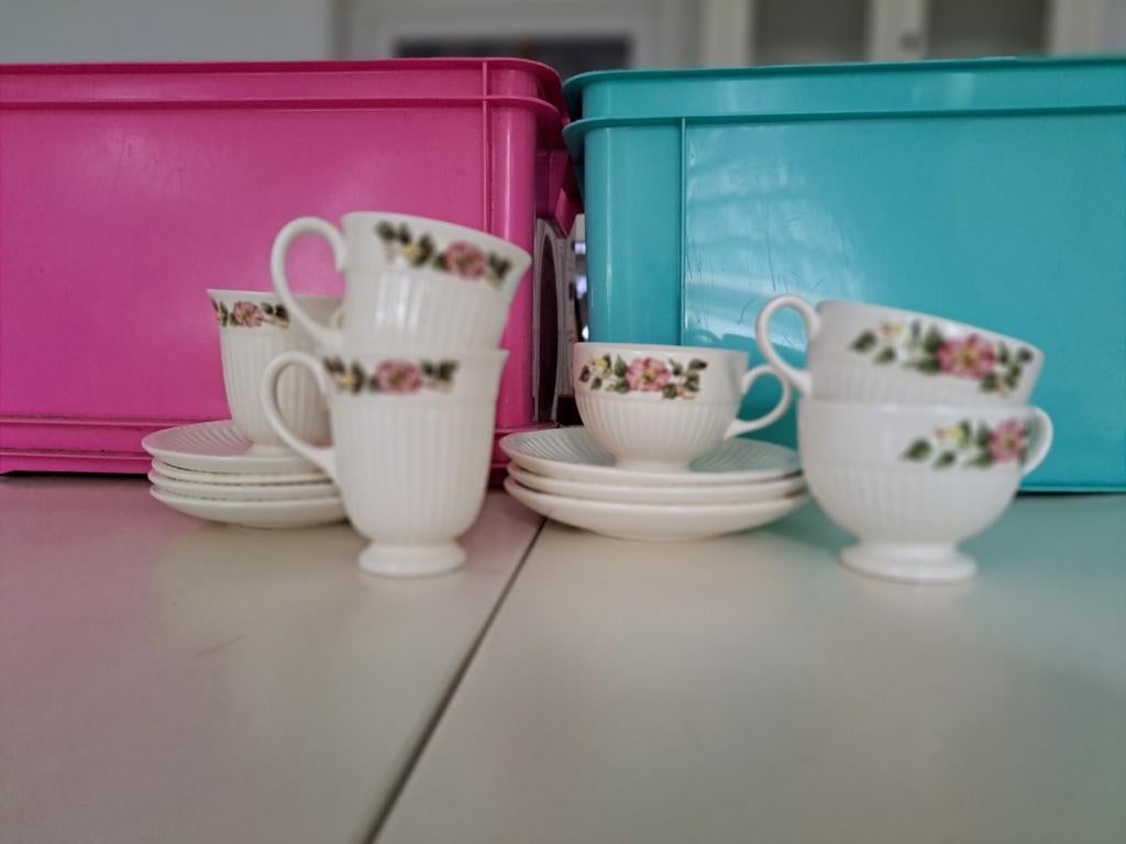 Wedgwood Briar Rose servies - thee- en koffiekopjes, Ophalen, Gebruikt, Wedgwood, Kop(pen) en/of Schotel(s)