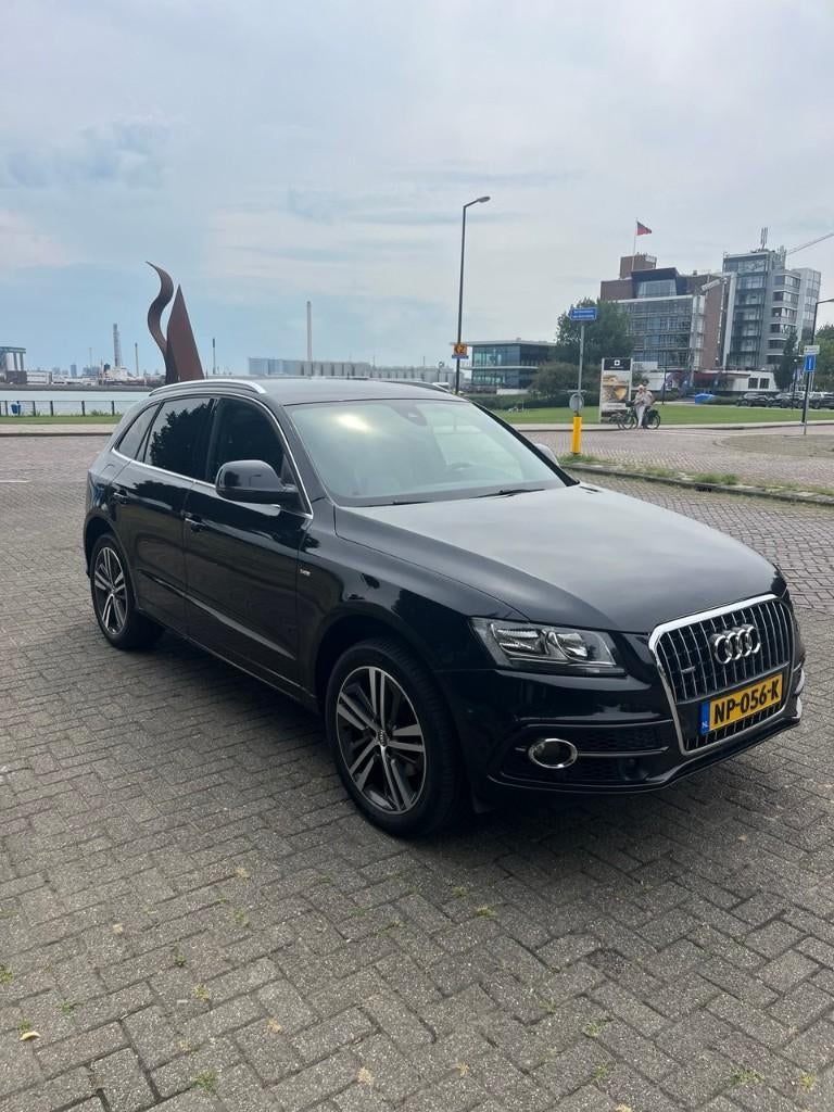 Audi Q5 2.0 Tfsi Quattro 165KW Tiptr 2015 Zwart, Auto's, Audi, 1730 kg, Zwart, 4 cilinders, Zwart