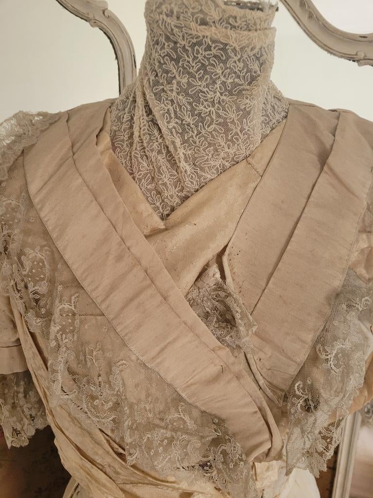 Antieke Victoriaanse kleding op paspop set prijs 125, Antiek en Kunst, Antiek | Kleding en Accessoires, Ophalen of Verzenden, Dames