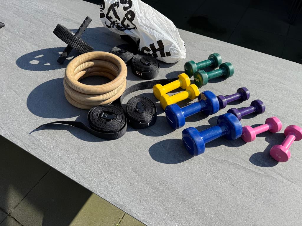 Diverse fitness spullen: elastieken, dumbbells, Ophalen, Gebruikt, Armen, Overige typen