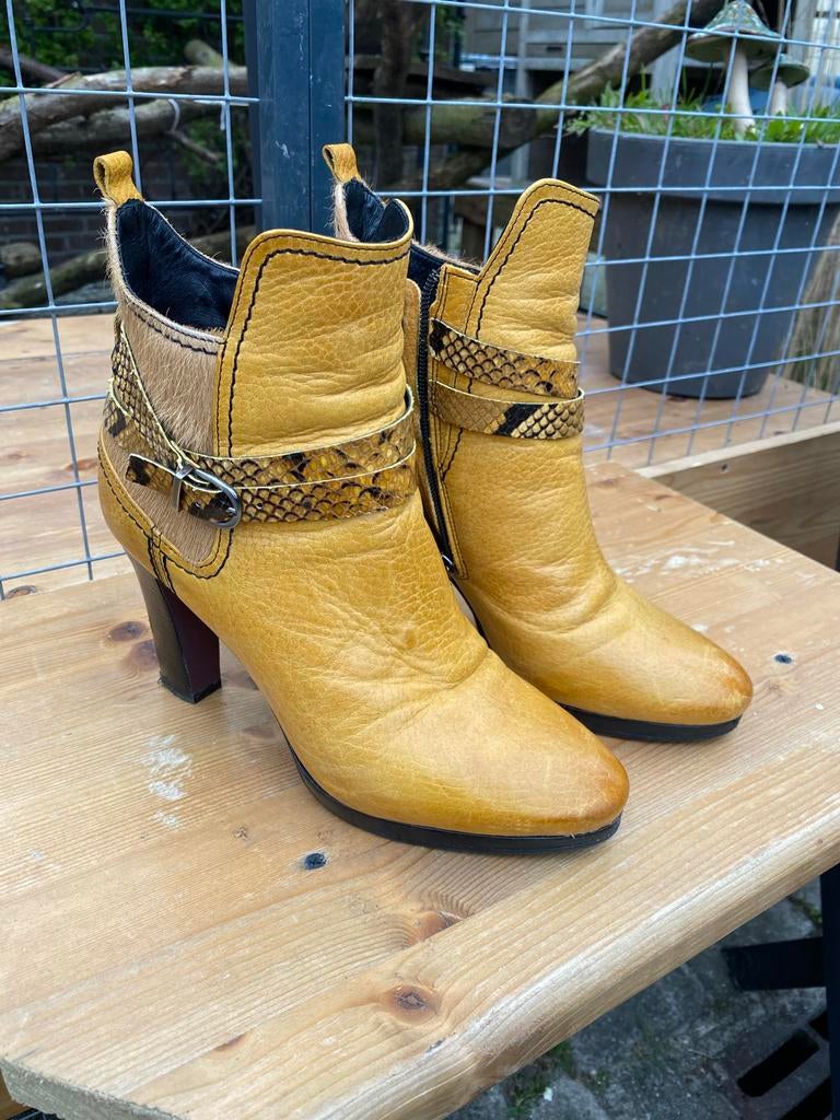 Floris van Bommel dames schoenen maat 40. Lage laarzen, Kleding | Dames, Schoenen, Ophalen, Geel, Lage of Enkellaarzen, Gedragen