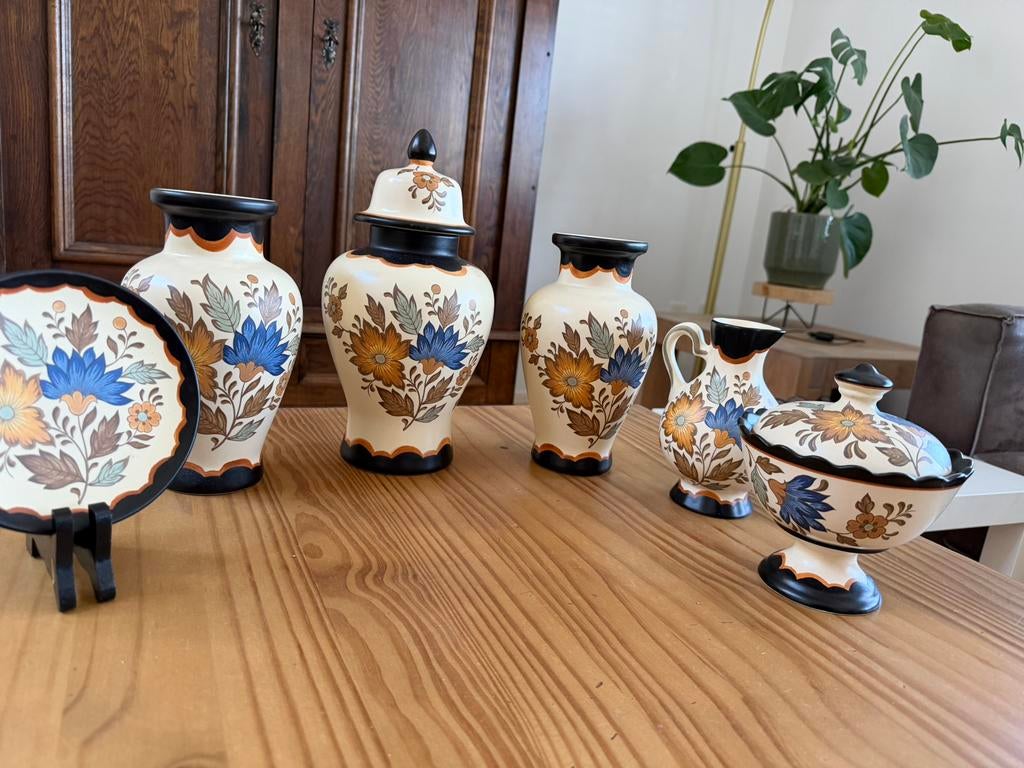 Prachtig Gouda Plateel Handwerk Set - Bloemmotief, Antiek en Kunst, Ophalen