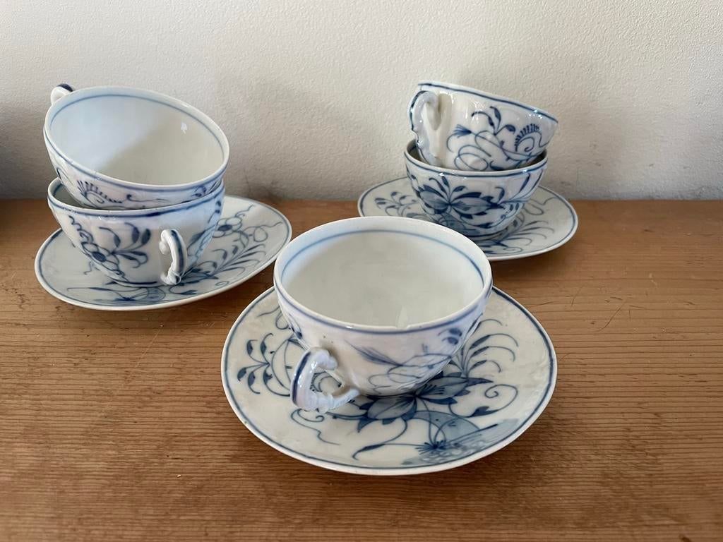 Set van antieke blauw-witte theekopjes met schotels, Ophalen of Verzenden
