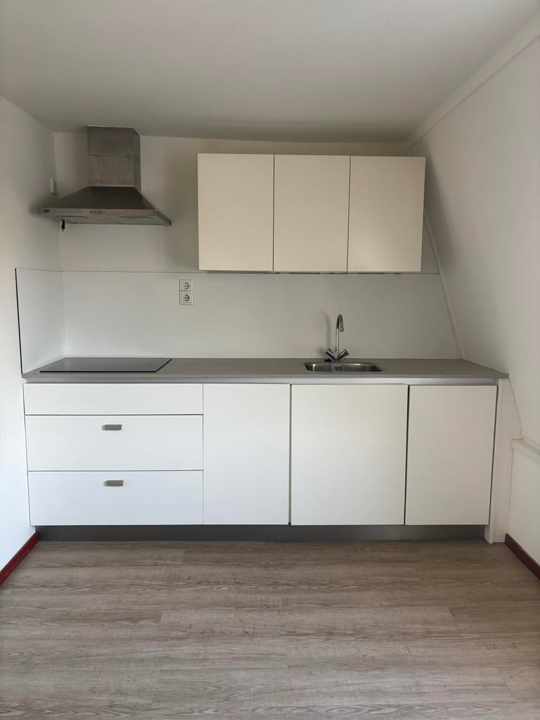 Keuken met AEG inductie en Whirlpool vaatwasser, Ophalen, Gebruikt, Wit, Enkelwandige keuken