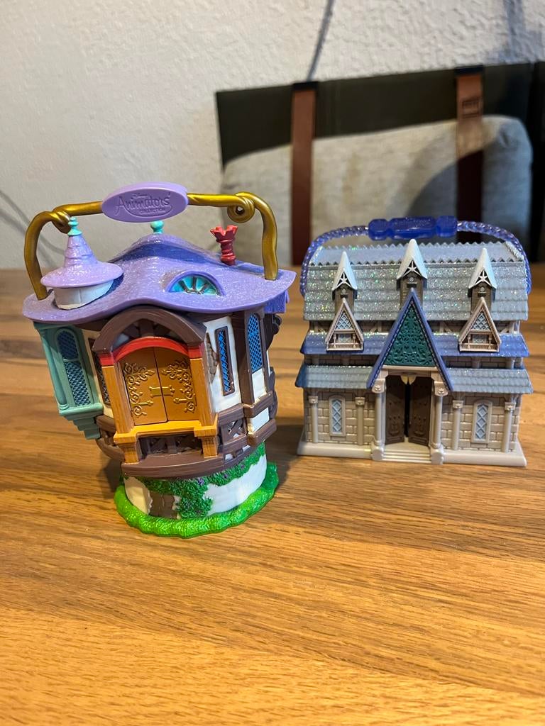Disney Frozen & Rapunzel Meeneem Poppenhuis, Kinderen en Baby's, Speelgoed | Poppenhuizen, Ophalen of Verzenden, Gebruikt, Poppenhuis
