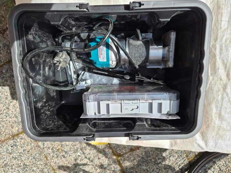 Kantenfreesmachine met Bosch frezenset, Trimmer (MT-370), Gebruikt, Kantenfrees, Ophalen of Verzenden