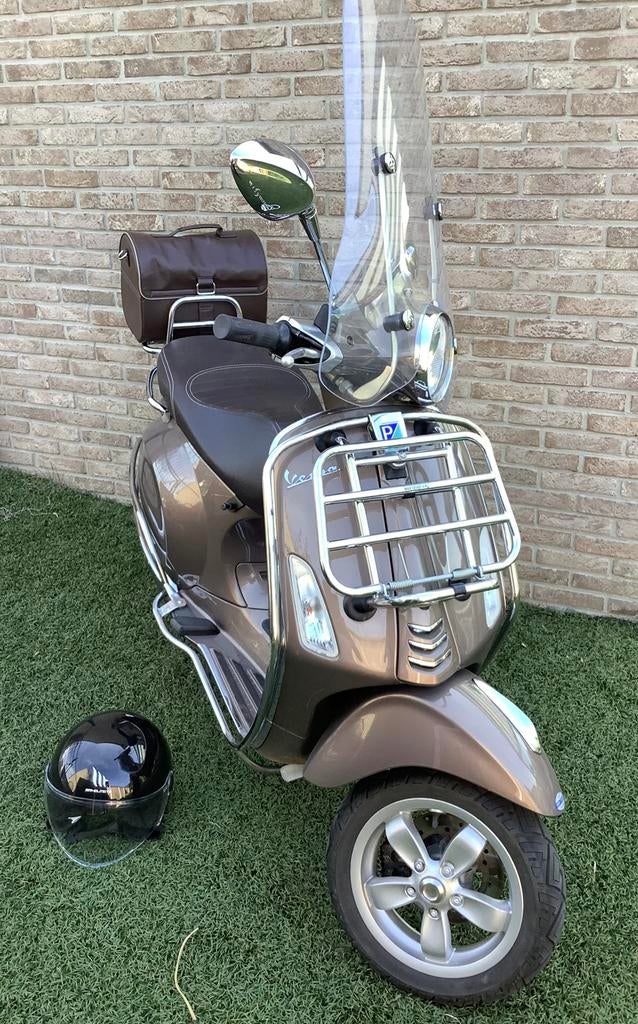 Zeer mooie Vespa Primavera 45km, uit 2017,  (70 anniversary, Ophalen, Zo goed als nieuw, Benzine, Overige modellen