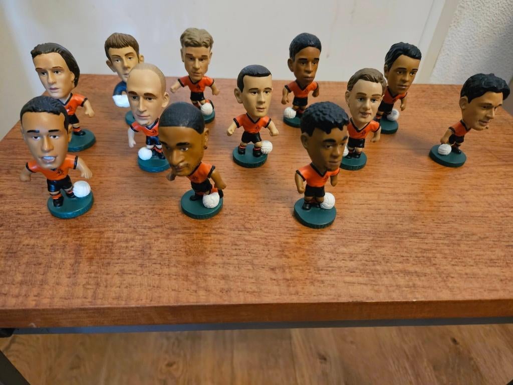 Nederlands elftal voetbal poppetjes Set/15, Verzamelen, Sportartikelen en Voetbal, Verzenden, Zo goed als nieuw, Overige binnenlandse clubs