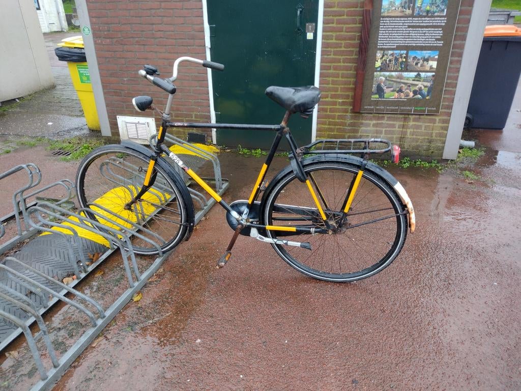 Zwarte stadsfiets met terugtraprem en ringslot, Fietsen en Brommers, Fietsen | Heren | Herenfietsen, Ophalen of Verzenden, Gebruikt