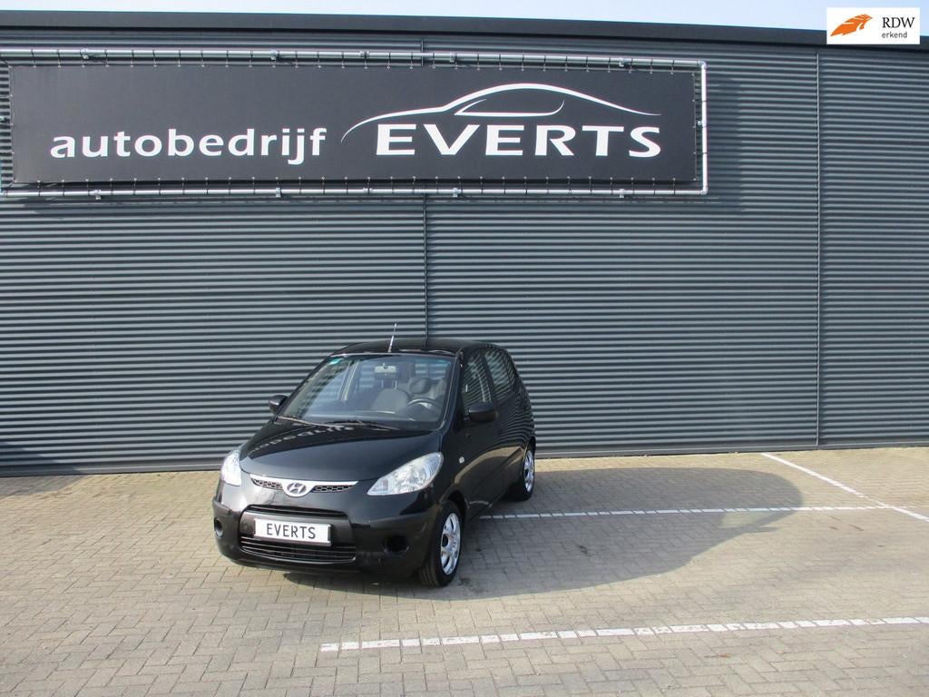 Hyundai I10 1.1 Active Auto rookt iets door olie verbruik ko, Voorwielaandrijving, Stof, Gebruikt, 31 €/maand