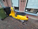 Vespa Sprint geel 50 km scooter, Ophalen, Gebruikt, Maximaal 45 km/u, Vespa S