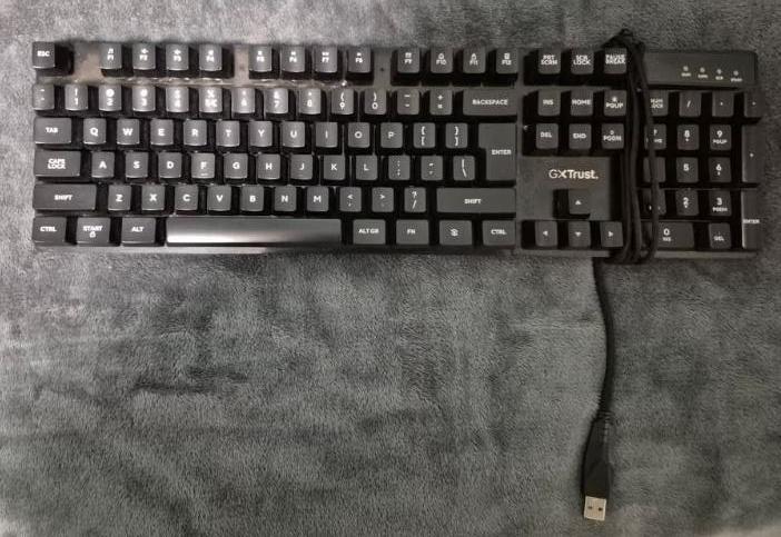 Trust GXT 835 Azor Gaming Toetsenbord - Bedraad, Computers en Software, Toetsenborden, Refurbished, Qwerty, Bedraad, Gaming toetsenbord