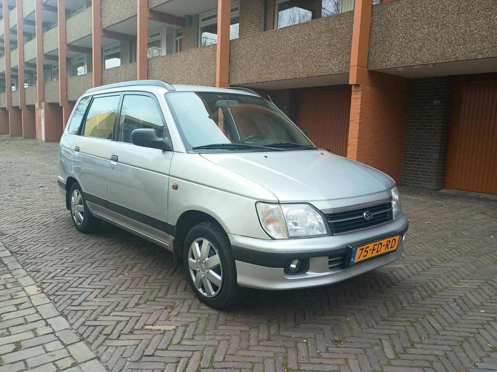 Daihatsu Gran Move 1.6 AUT Lage KM Topstaat!, Auto's, Daihatsu, Stof, 40 €/maand, 4 cilinders, Origineel Nederlands