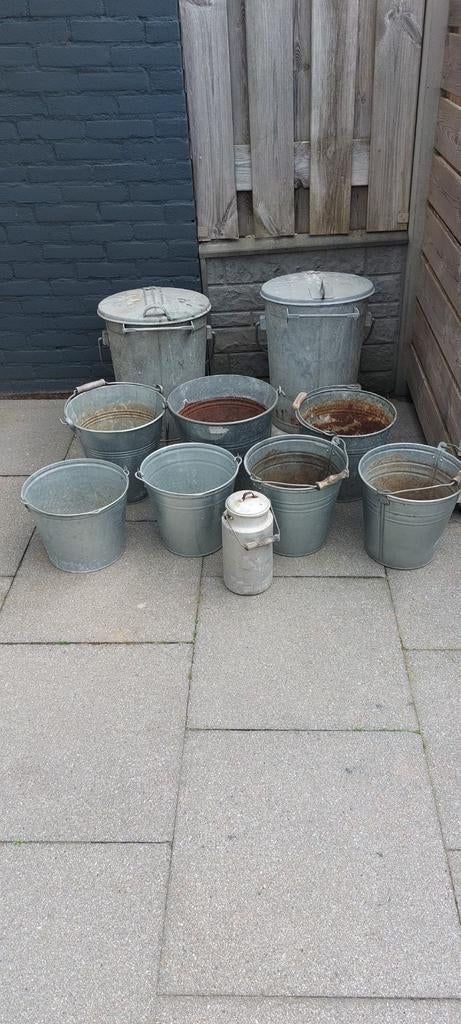 Zinken prullenbakken en emmers, Ophalen