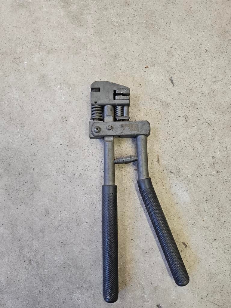 Pons Verzettang in Nieuwstaat, Ophalen of Verzenden, Zo goed als nieuw