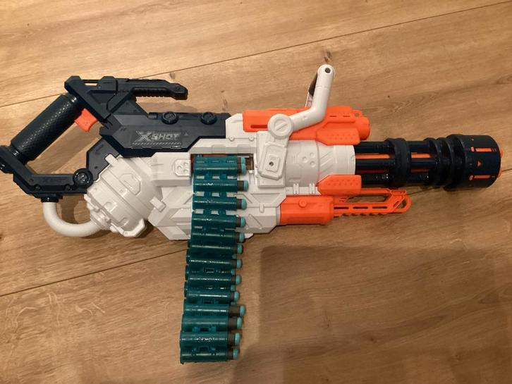 NERF ZURU X-Shot Dart Blaster + 48 Darts, Kinderen en Baby's, Speelgoed | Buiten | Actiespeelgoed, Zo goed als nieuw, Ophalen of Verzenden