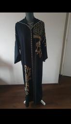 Zwarte Djellaba met gouden borduursels - Maat M, Ophalen of Verzenden, Zo goed als nieuw, Maat 38/40 (M), Zwart