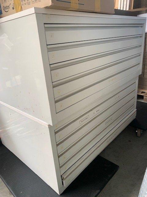 Fineer divers in bijpassende stalen kasten, Doe-het-zelf en Verbouw, Ophalen, Zo goed als nieuw