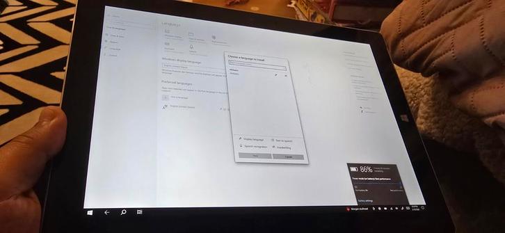 Microsoft Surface 1 Tablet - Windows 10 Home, Computers en Software, Windows Tablets, Gebruikt, Wi-Fi, 10 inch, Usb-aansluiting