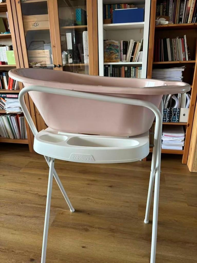Roze babybadje met standaard (Bébé-Jou) – goede staat, Ophalen, Zo goed als nieuw, Badje, Bébé-jou