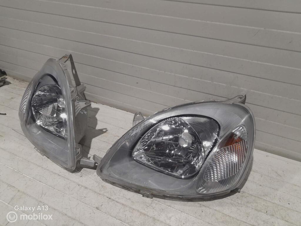 Koplamp Toyota Yaris, Gebruikt, Ophalen of Verzenden