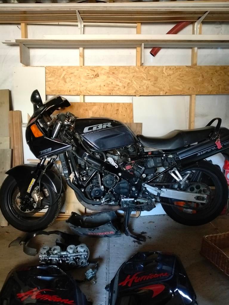 Honda CBR 750 Hurricane - Opknapper/Onderdelen, Particulier, Sport