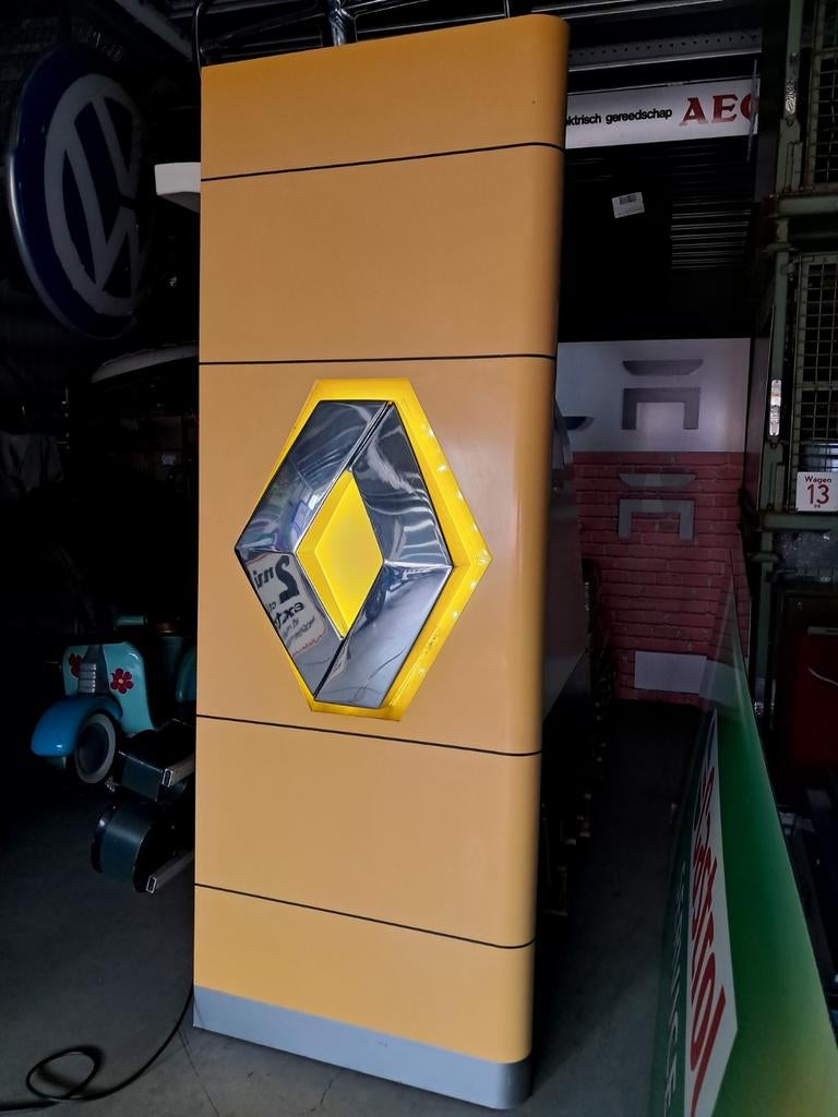 Mooie Renault Dealer Lichtzuil voor een gevel Hoogte 218 cm, Verzamelen, Merken en Reclamevoorwerpen, Gebruikt, Lichtbak of (neon) lamp
