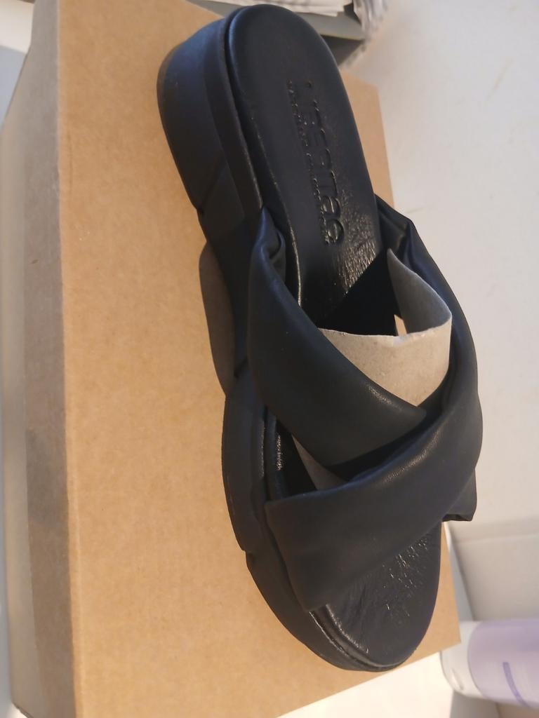37.38 en 39.maat neuw zwarte  sandalia, Kleding | Dames, Schoenen, Ophalen of Verzenden, Zo goed als nieuw, Zwart, Sneakers of Gympen