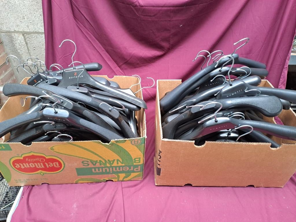 kledinghangers - klerenhangers, Ophalen, Zo goed als nieuw, Kunststof, Volwassenen