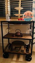 Bar table made of wood, Ophalen, Zo goed als nieuw