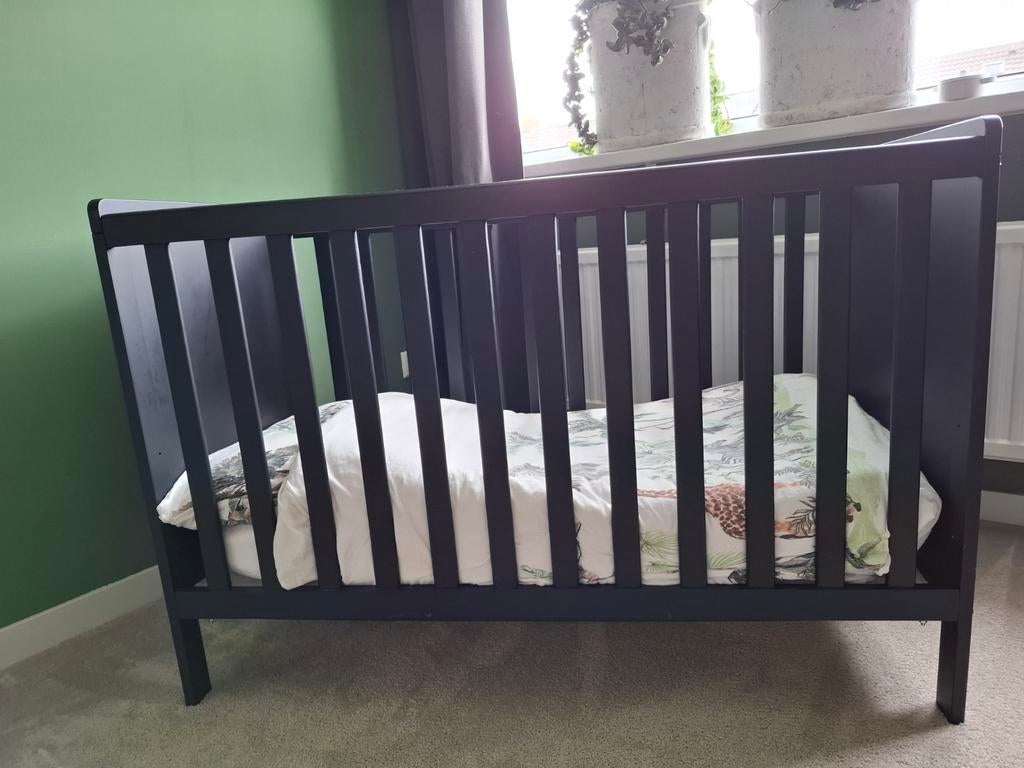 Mooi ledikantje zwart Europe baby Ralph, Kinderen en Baby's, Babywiegjes en Ledikanten, Gebruikt, Ledikant, Ophalen