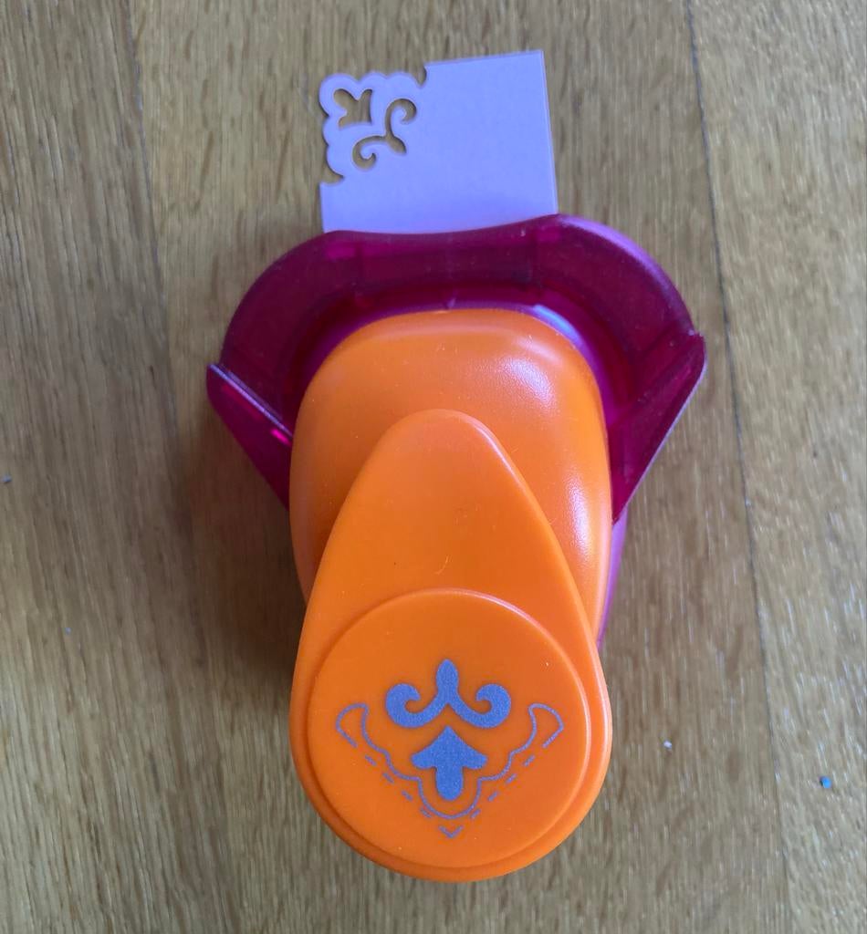 Pons voor hoekjes - Knutselmateriaal, Gebruikt, Geschikt voor karton, Meerkleurig, Ophalen of Verzenden