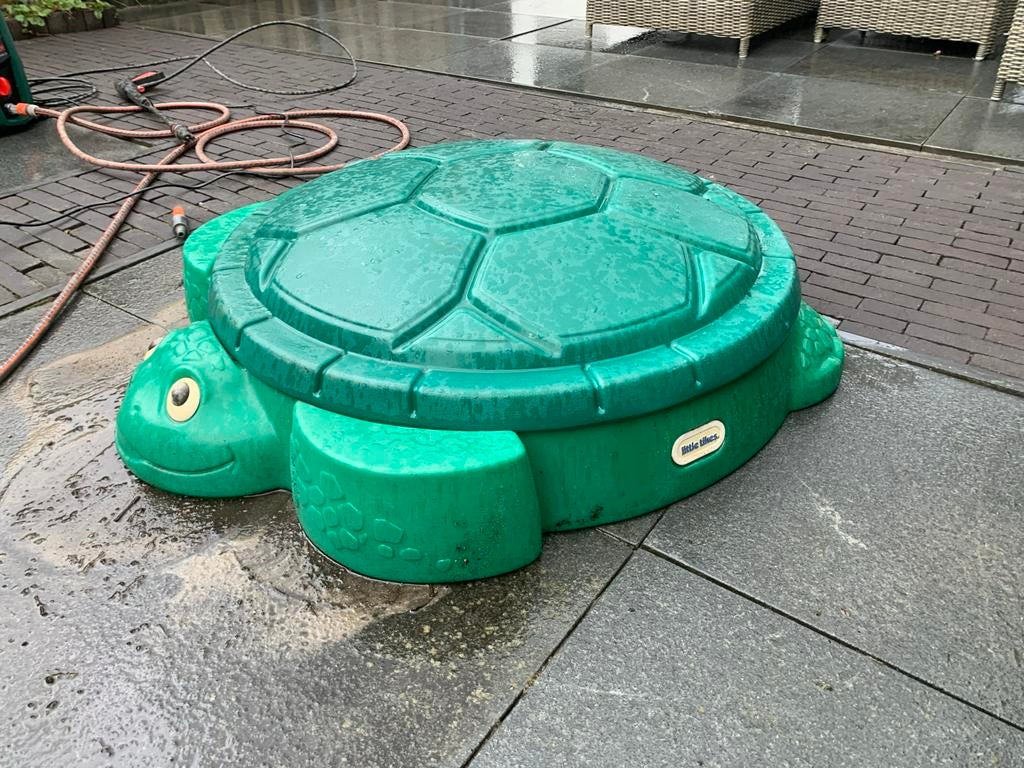 Little Tikes Schildpad Zandbak met deksel + zand + speelgoed, Kinderen en Baby's, Ophalen of Verzenden, Gebruikt