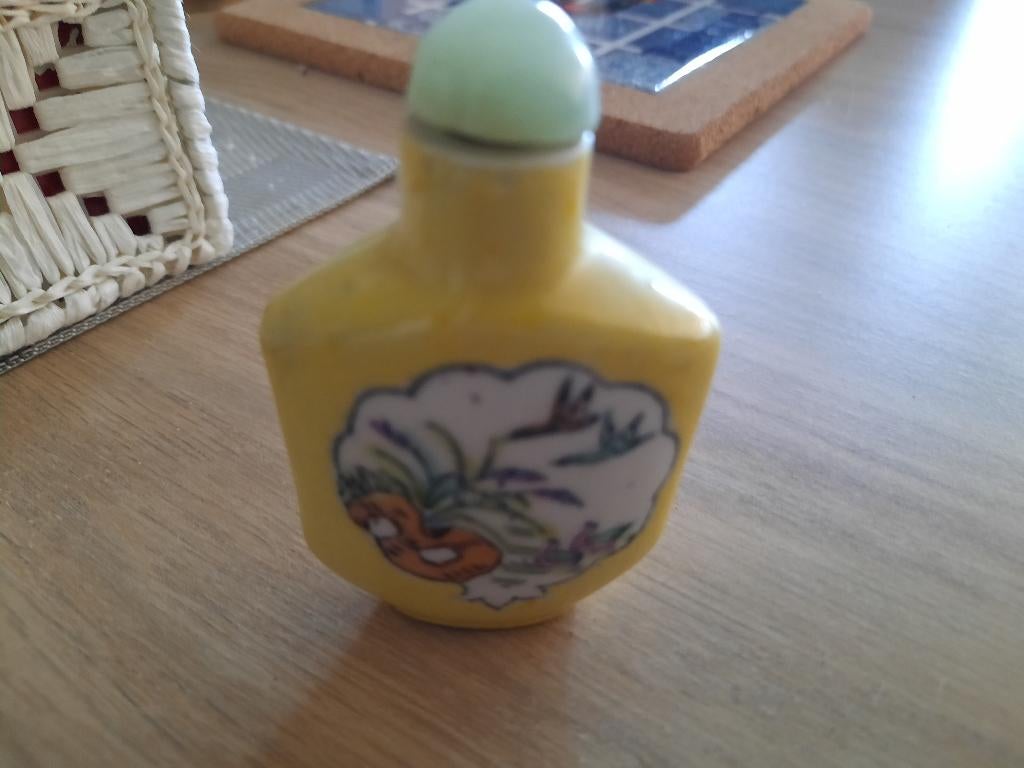 Oude chinese snuiffles, Ophalen of Verzenden, Gebruikt, Parfumfles