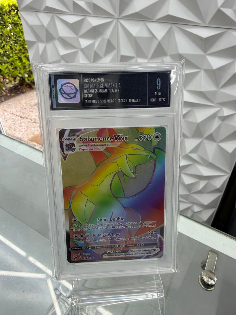 Salamence VMAX 194/189 Darkness Ablaze UGS 9 Mint, Ophalen of Verzenden, Zo goed als nieuw, Losse kaart, Foil