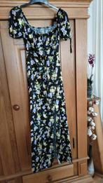 Zwarte jurk met bloemmotief,  lang model, mt.M, Ophalen of Verzenden, Zo goed als nieuw, Zwart, Onder de knie