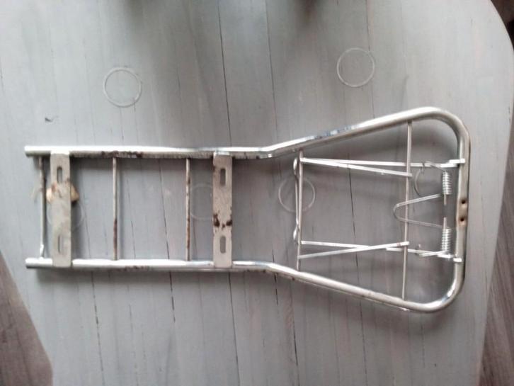 Nos achterrekje begagedrager EEG?, E.e.g Peugeot? Mobylette?, Fietsen en Brommers, Brommeronderdelen | Oldtimers, Nieuw, Overige merken