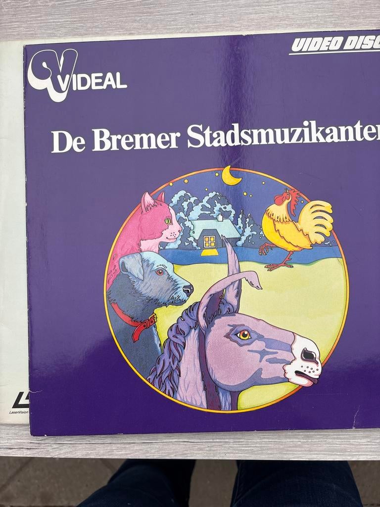 LaserDisc: De Bremer Stadsmuzikanten, Airplane, Death Hunt, Vanaf 12 jaar, Ophalen of Verzenden, Gebruikt