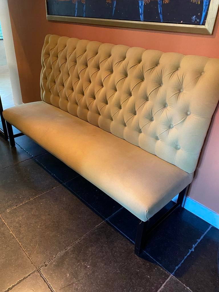 GRATIS: Lange bank met gecapitonneerde rugleuning, Ophalen, Gebruikt, Minder dan 75 cm, Driepersoons