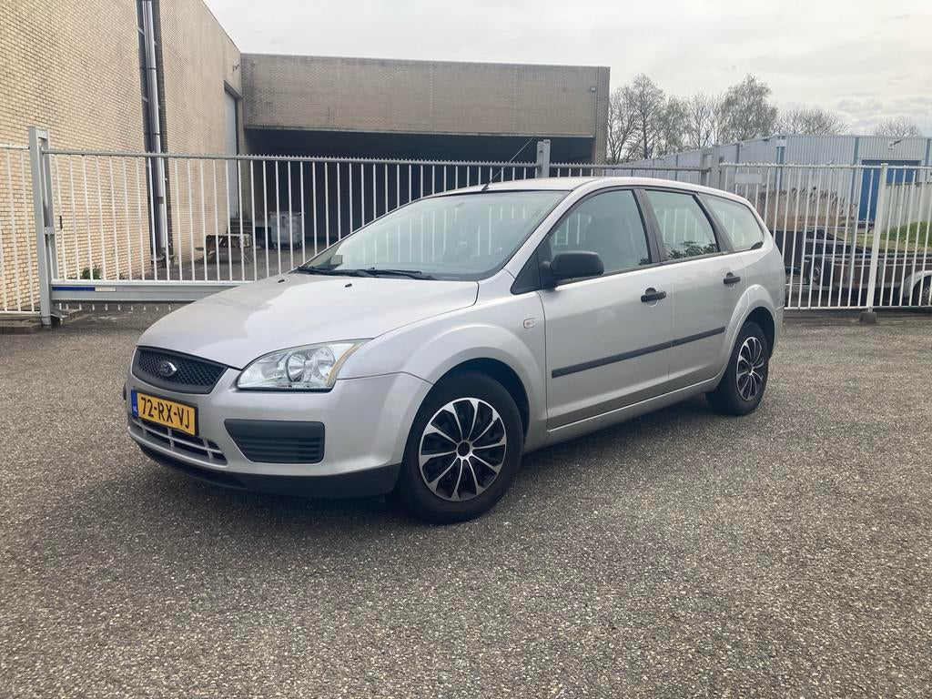 Ford Focus 1.6 74KW Wagon 2005 Grijs lage Km stand, Auto's, 1596 cc, 4 cilinders, 635 kg, 100 pk
