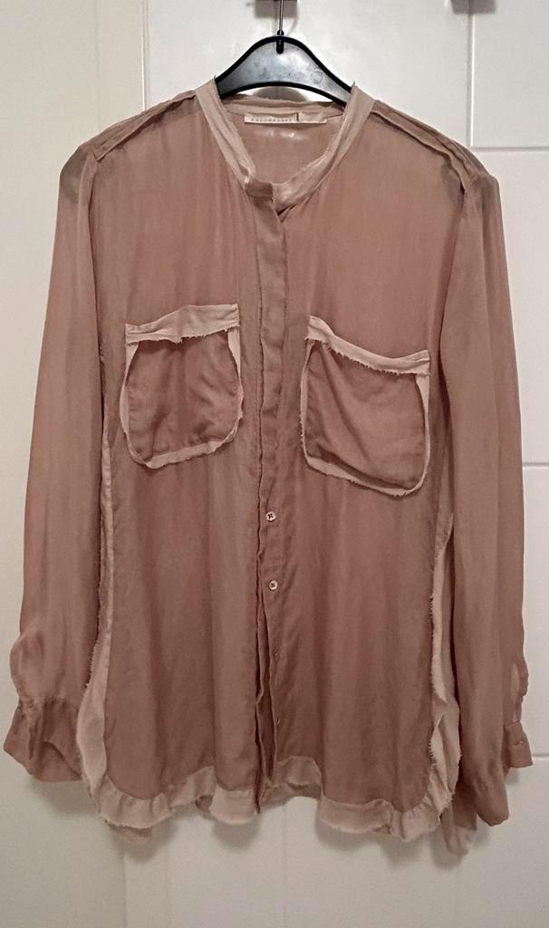 Schumacher creme zijden blouse maat 38, Kleding | Dames, Blouses en Tunieken, Zo goed als nieuw, Maat 38/40 (M), Beige, Verzenden
