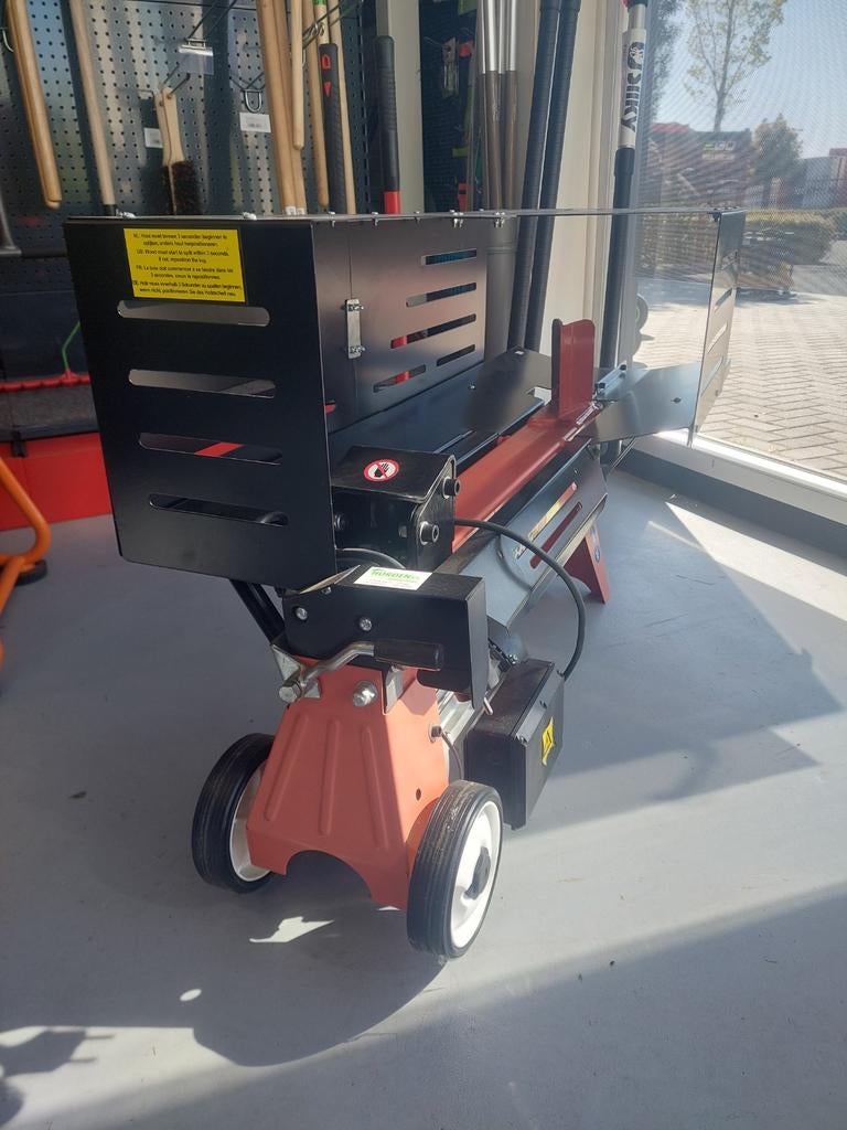 GTM Professional GTL5000H Houtklover - 5 ton, Elektrisch, Ophalen, Liggend, Zo goed als nieuw, Elektrisch